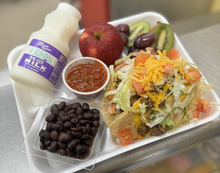 Example of a USDA-compliant school lunch tray